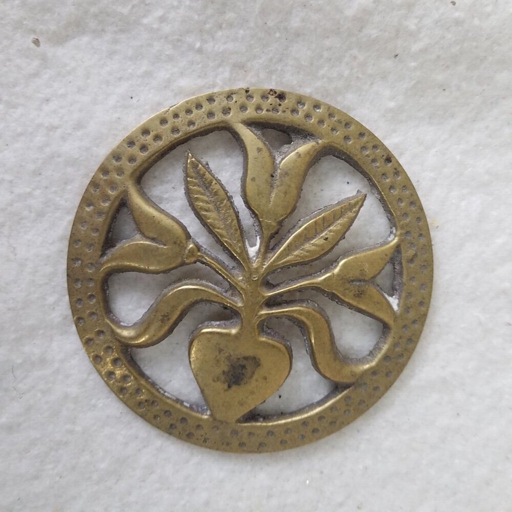 Potpourri vintage brass lid tulip leaf‎ in vase motif jar cover three foot-pegs
